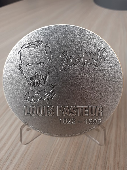 The Institute of Microbiology was awarded the 200 Years of Louis Pasteur Jubilee Medal during the Annual Meeting of the Institutes of the Pasteur Network